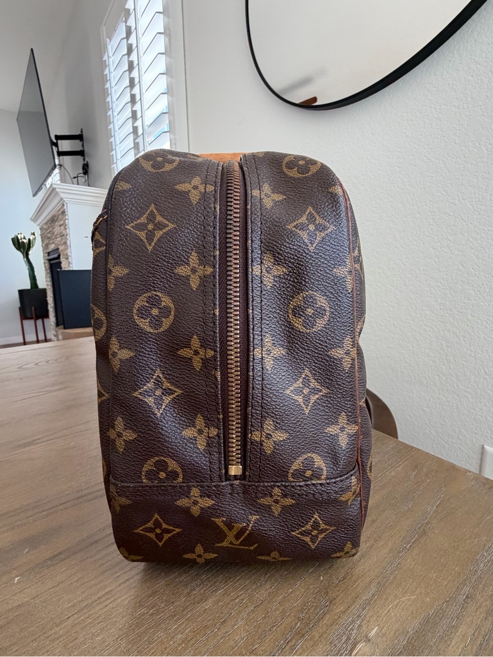 Louis Vuitton Deauville Bowler Bag - Picture 4 of 12